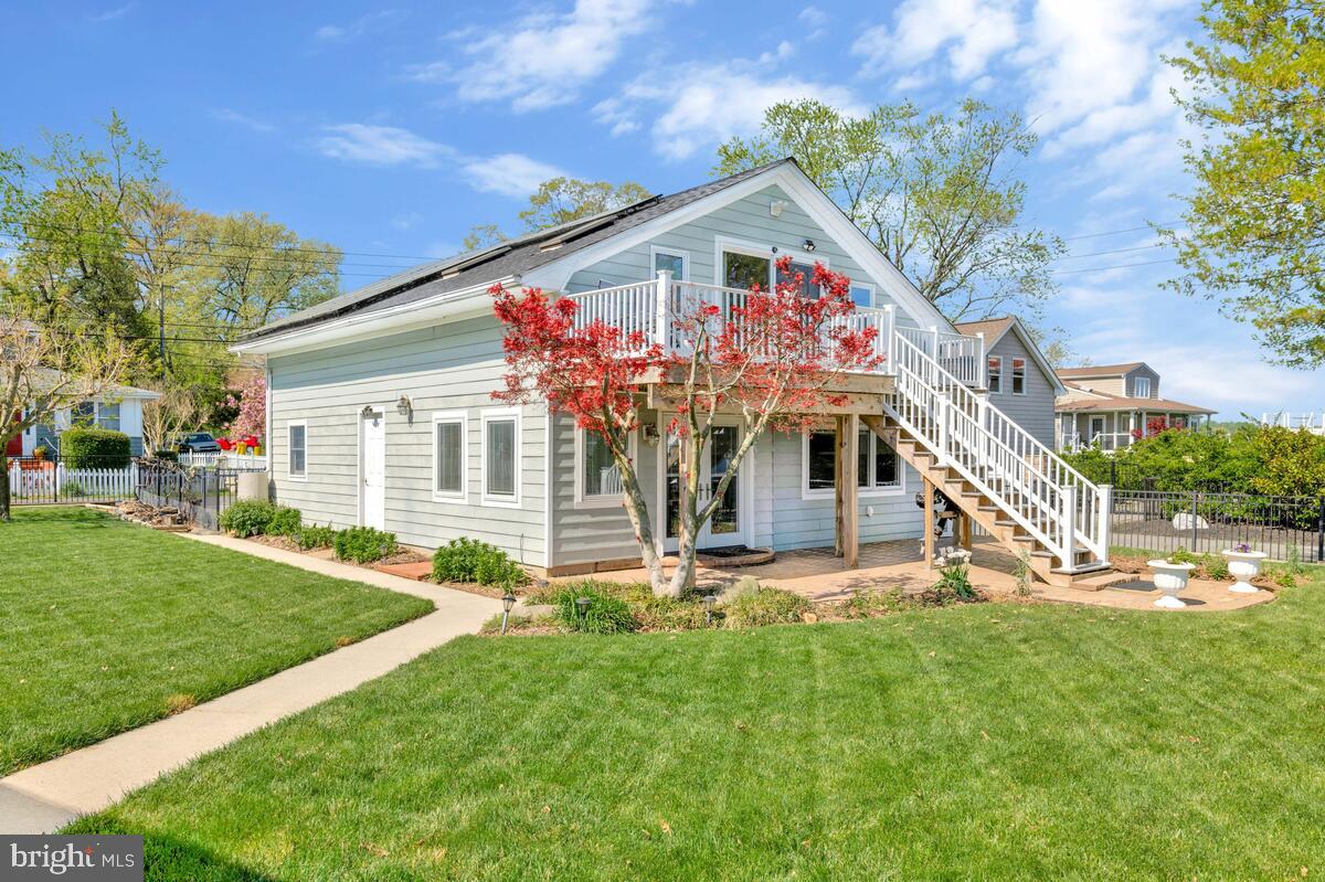 201 Edgewater Drive Edgewater, MD 21037 - Photo 26 of 49 a front view of house with yard