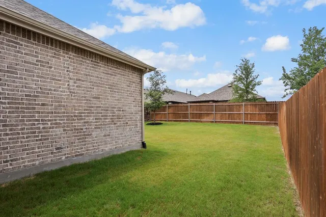 $420,000 | 1801 Eagle Landing, Van Alstyne, TX 75495