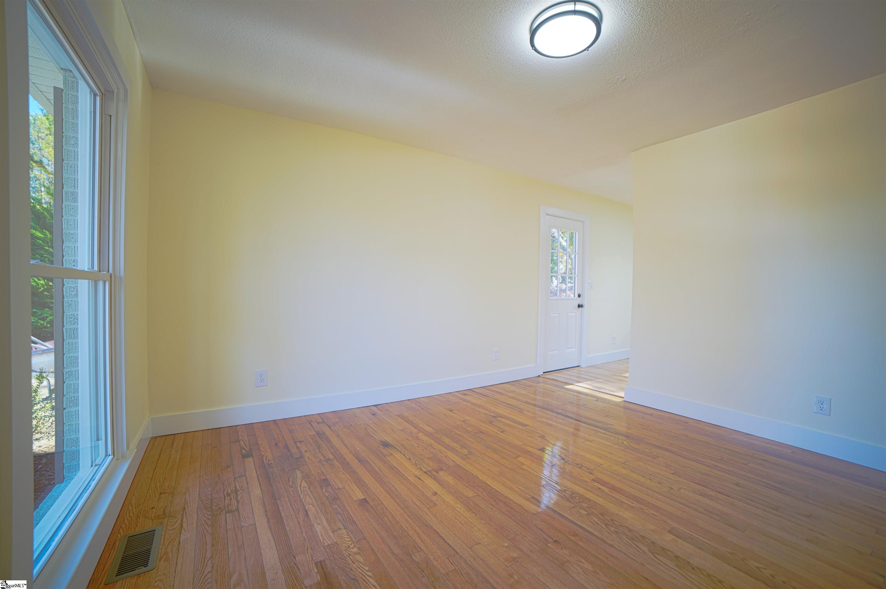218 Thomas Heights Circle Seneca, SC 29678 - Photo 11 of 29