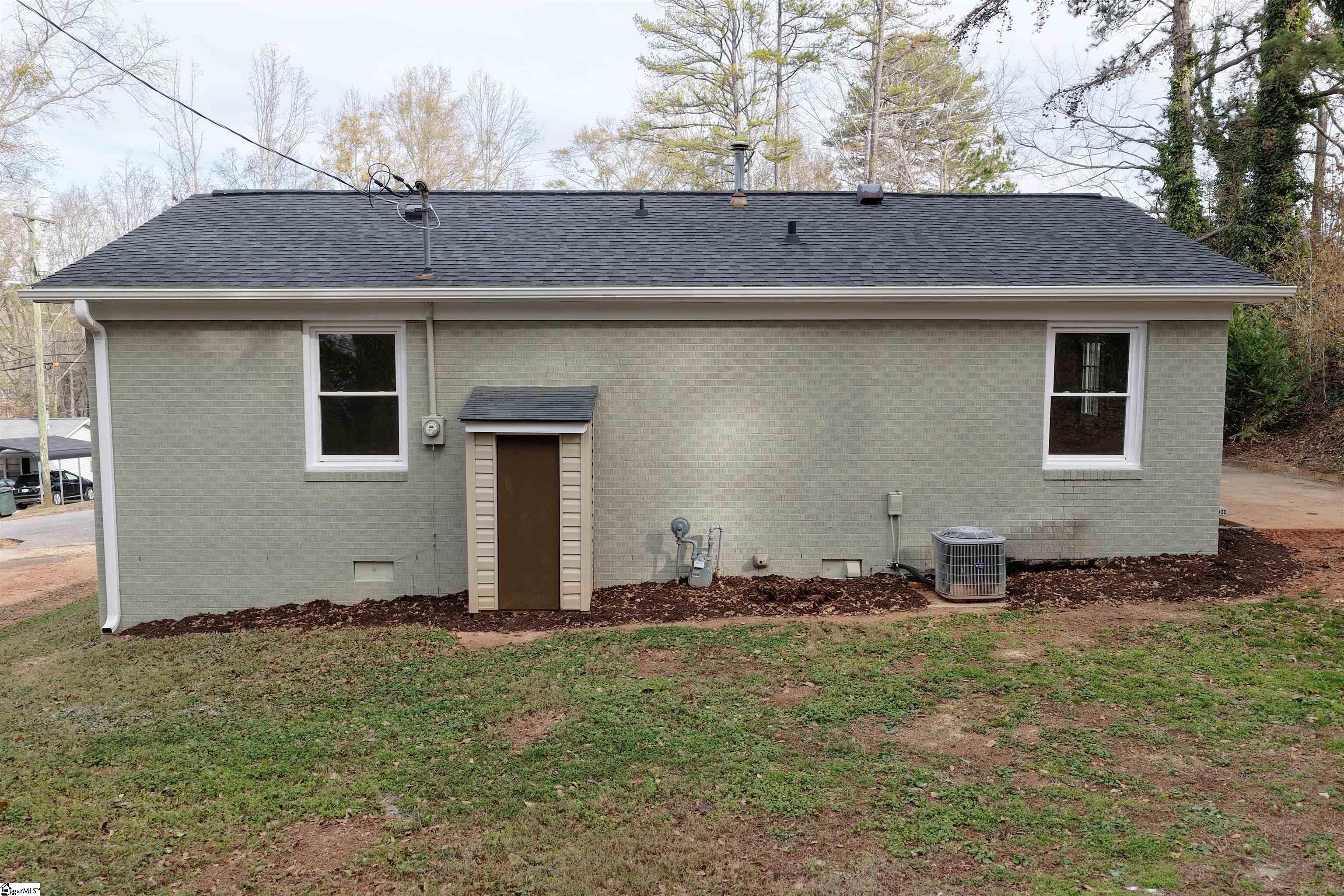 218 Thomas Heights Circle Seneca, SC 29678 - Photo 3 of 29