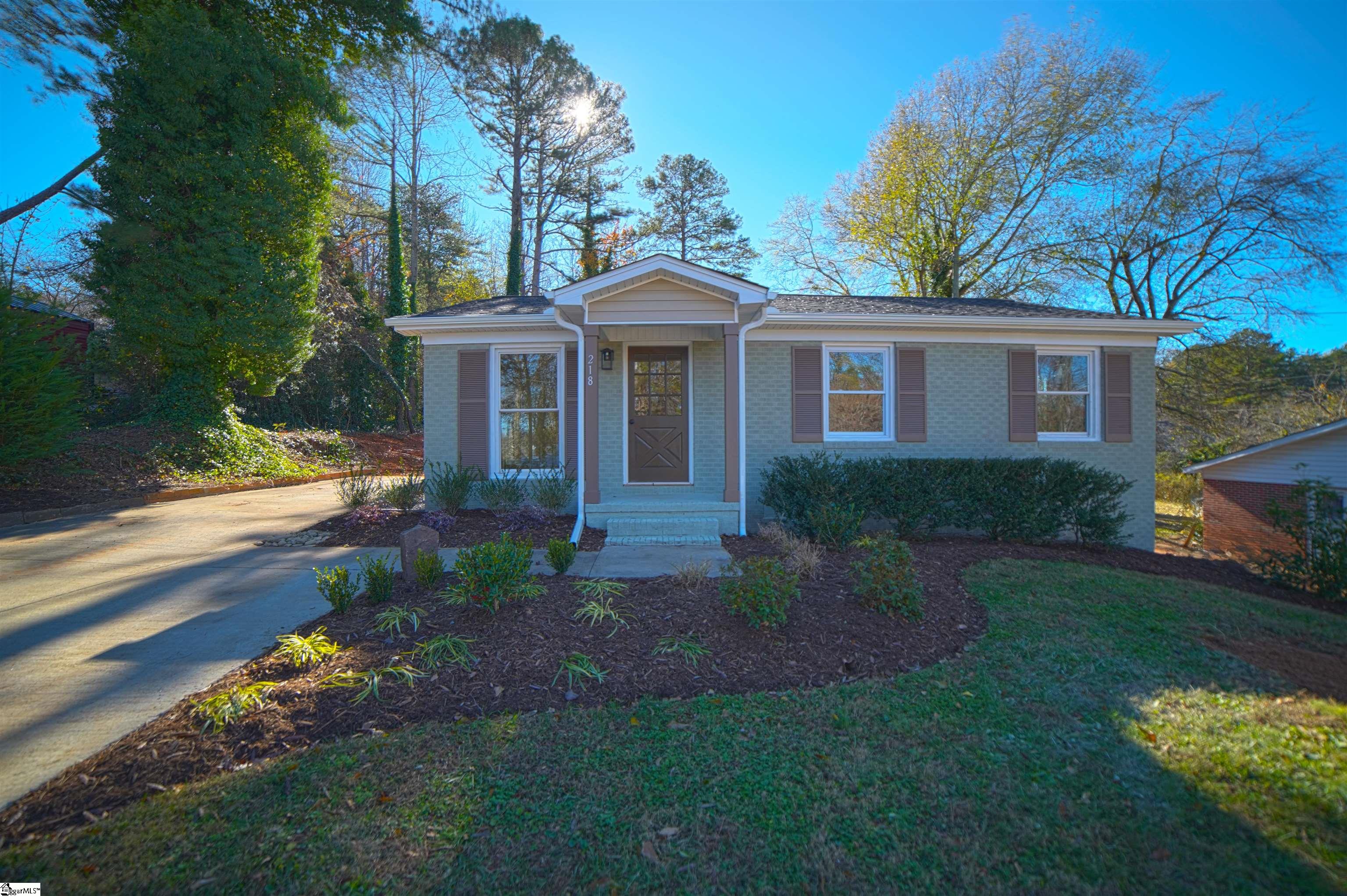 218 Thomas Heights Circle Seneca, SC 29678 - Photo 4 of 29