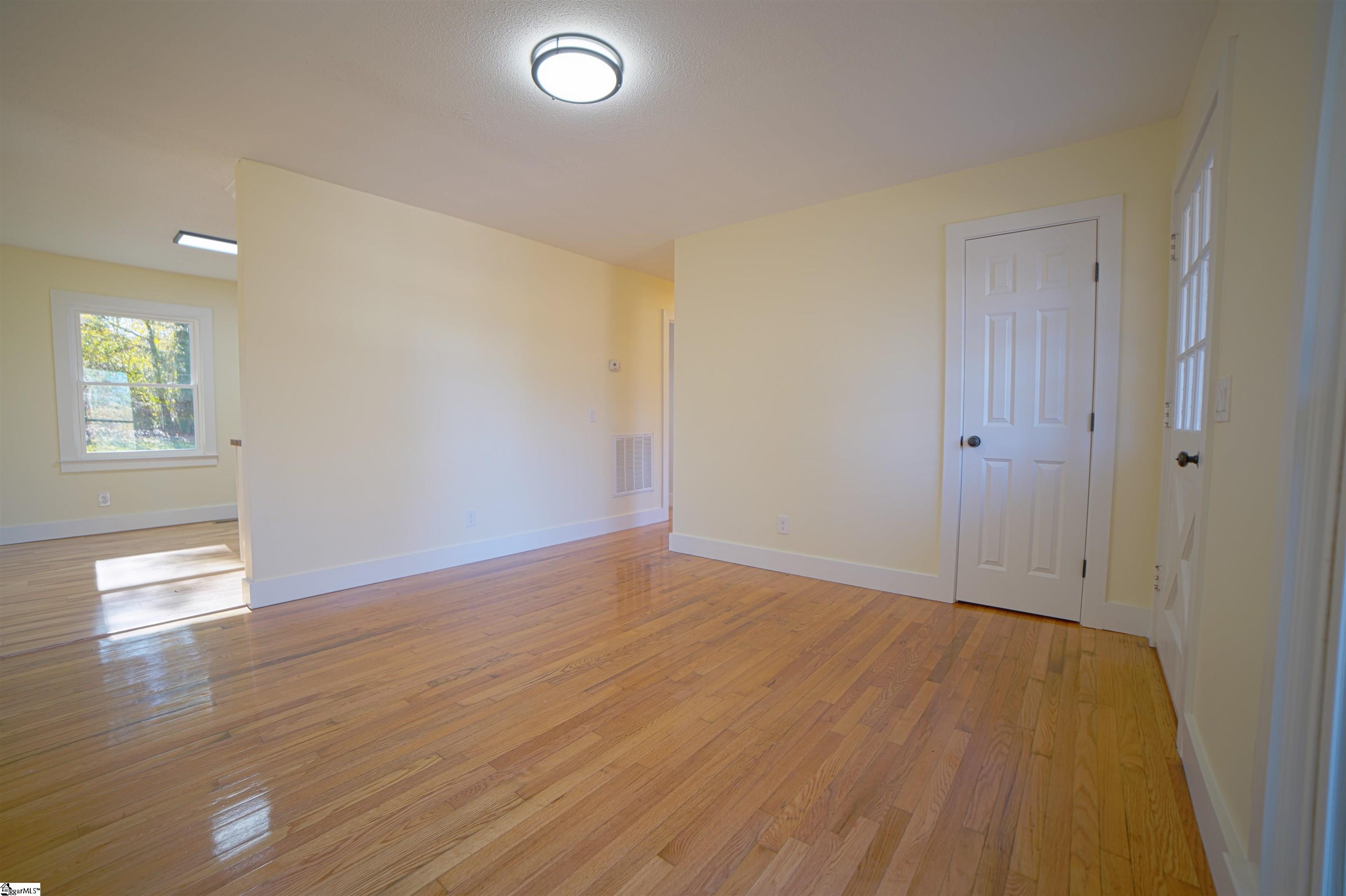 218 Thomas Heights Circle Seneca, SC 29678 - Photo 10 of 29