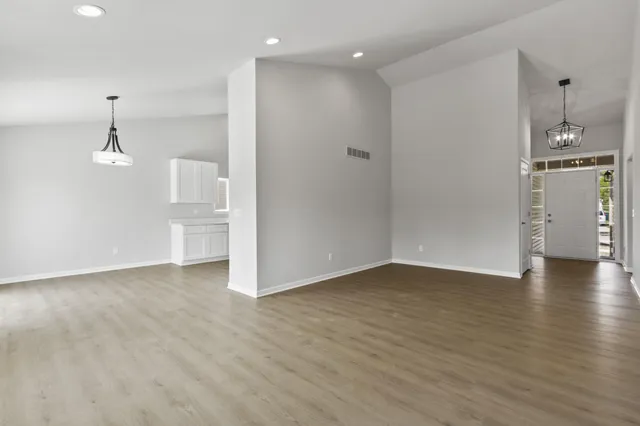 $279,900 | 31649 Augusta Drive, Unit 67, Romulus, MI 48174