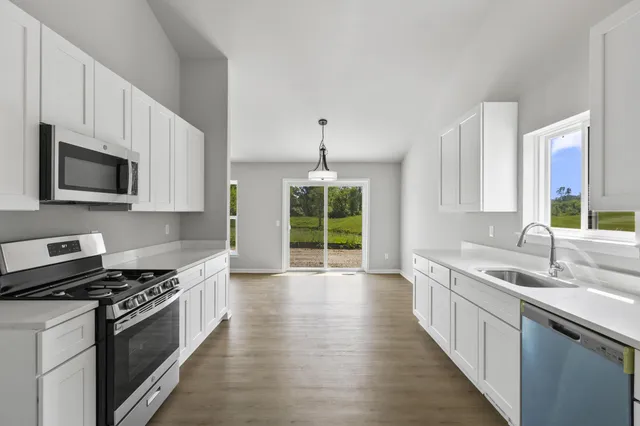 $279,900 | 31649 Augusta Drive, Unit 67, Romulus, MI 48174