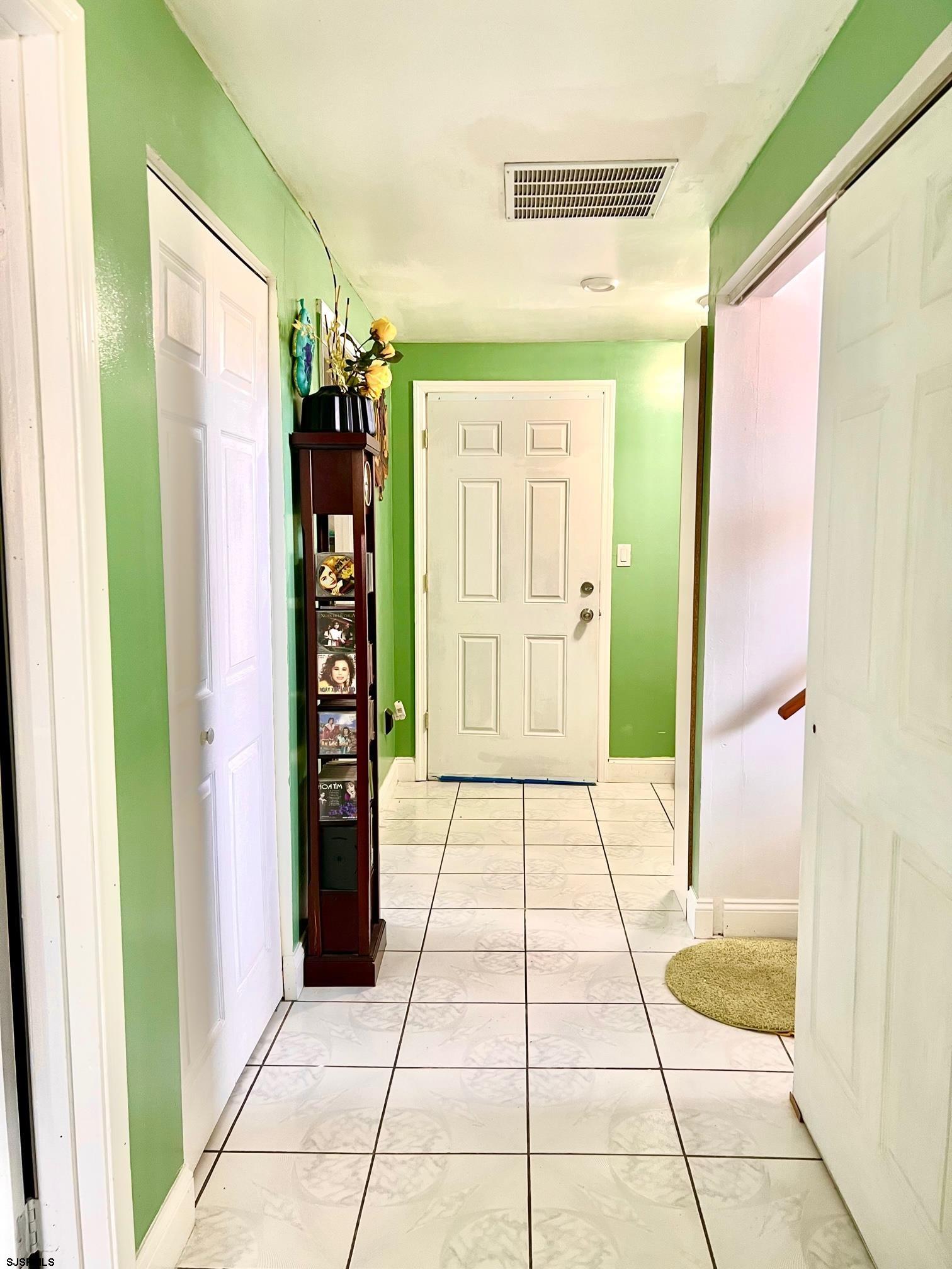 19 Walnut Lane Clementon, NJ 08021 - Photo 18 of 24 a bathroom with a shower