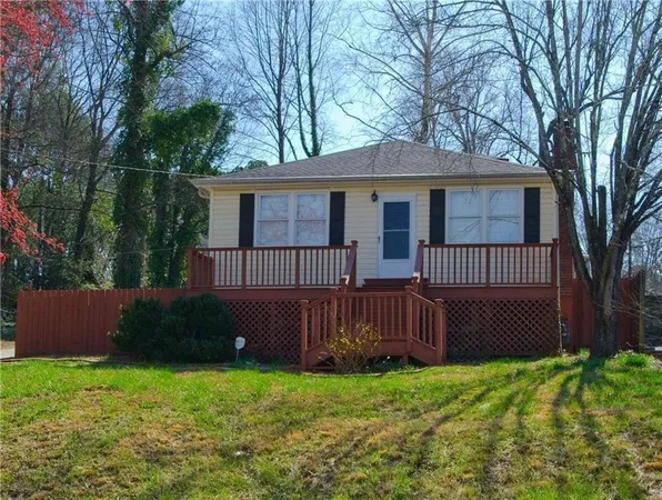 $2,300 | 1398 Woodmont Lane Northwest, Atlanta, GA 30318