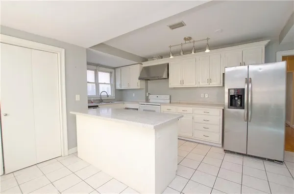 $2,300 | 1398 Woodmont Lane Northwest, Atlanta, GA 30318