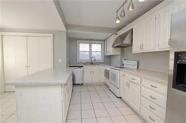 $2,300 | 1398 Woodmont Lane Northwest, Atlanta, GA 30318