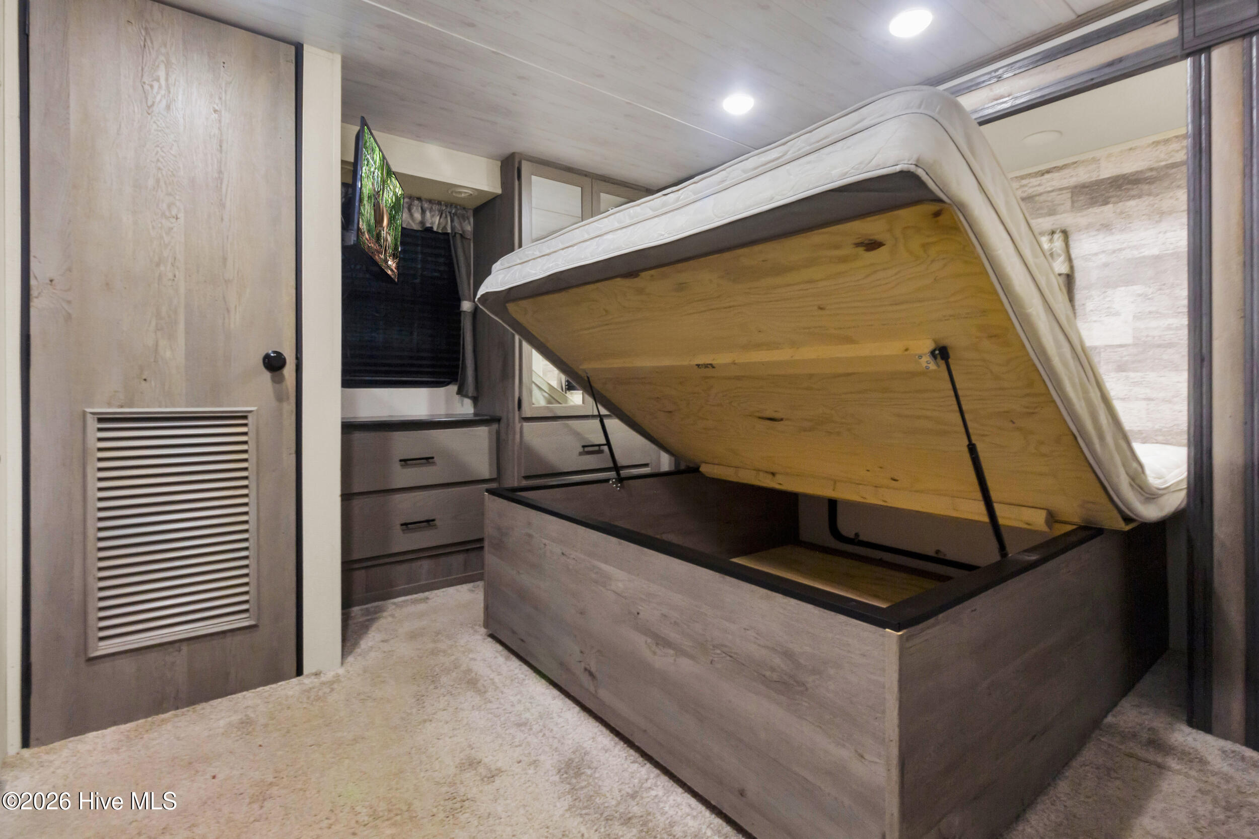 1872 Lynchs Beach Loop Road Bayboro, NC 28515 - Photo 13 of 31 10_32