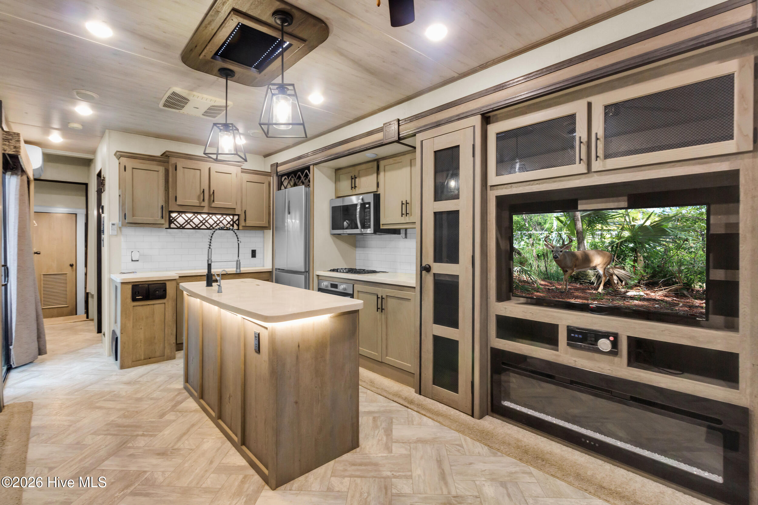 1872 Lynchs Beach Loop Road Bayboro, NC 28515 - Photo 4 of 31 6_28