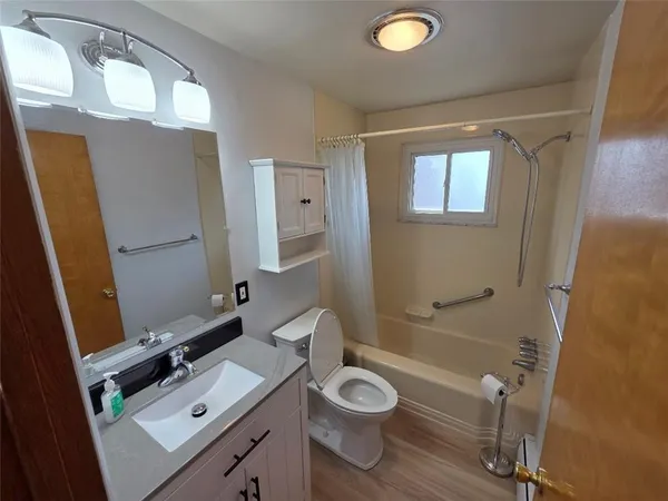 $259,900 | 201 Highland Drive, Elizabeth, PA 15037