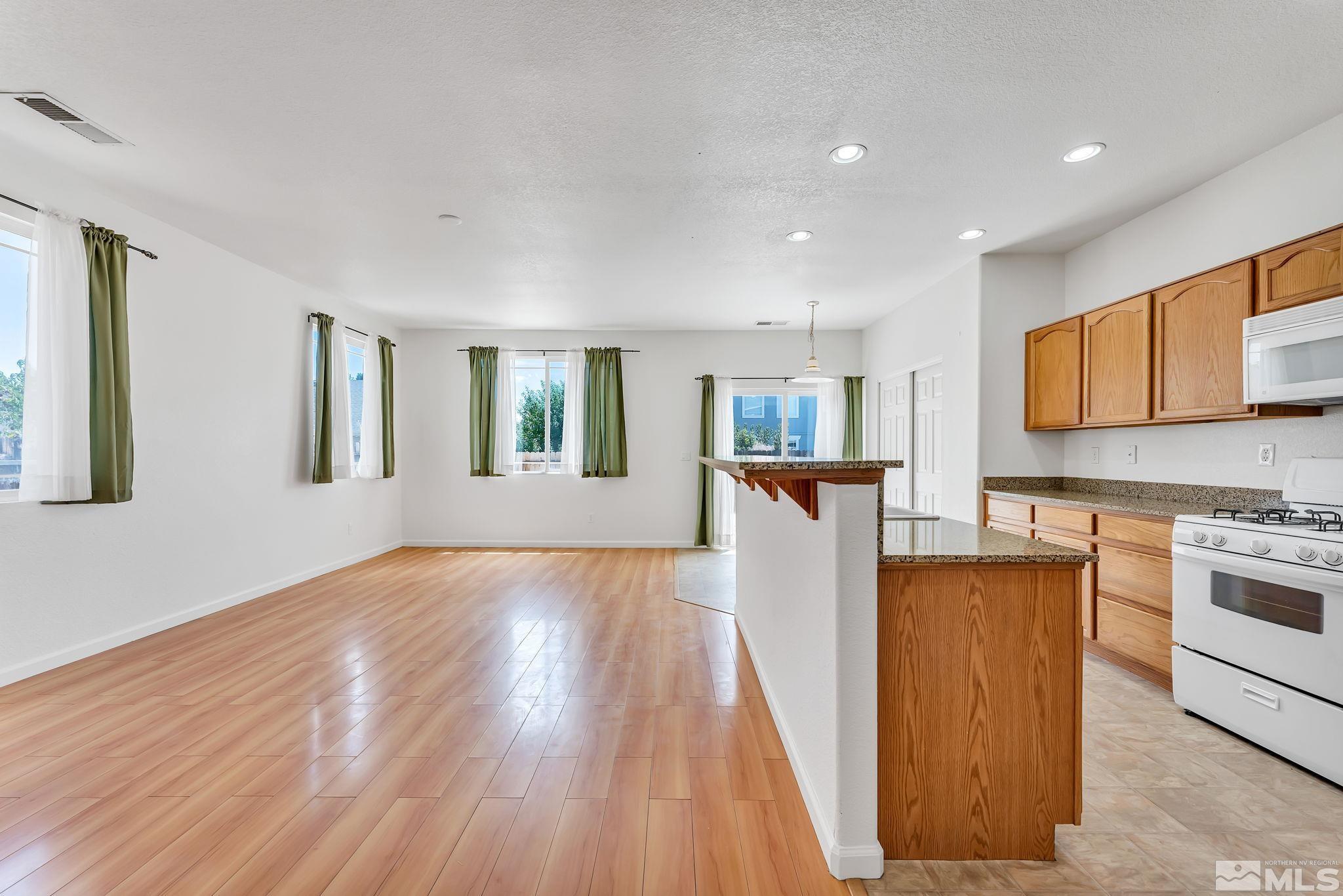 8996 Wynne Street Reno, NV 89506 - Photo 6 of 36 Photo 6