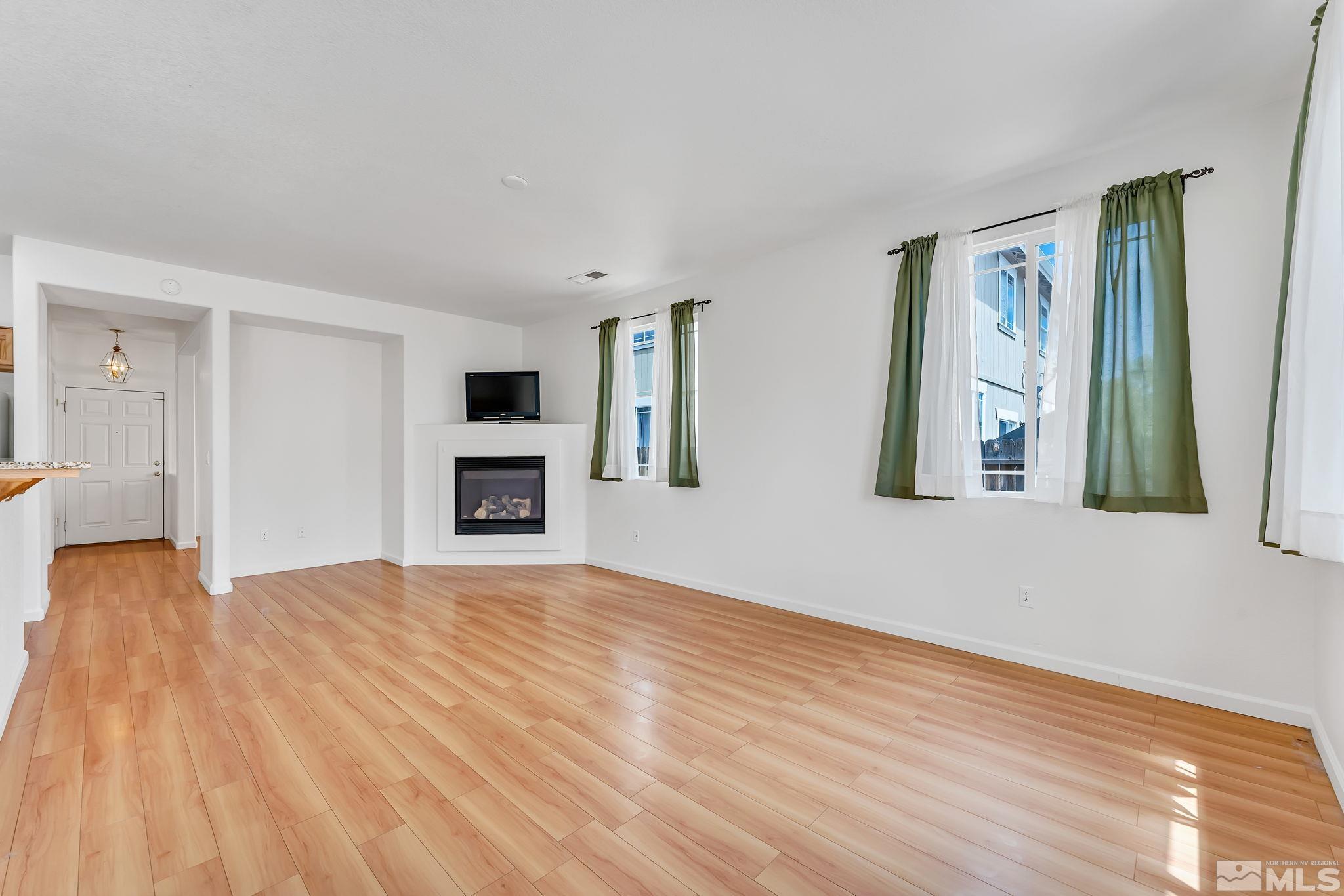 8996 Wynne Street Reno, NV 89506 - Photo 8 of 36 Photo 8