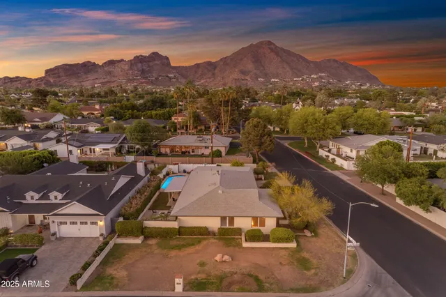 $1,590,000 | 4596 East Calle Ventura, Phoenix, AZ 85018