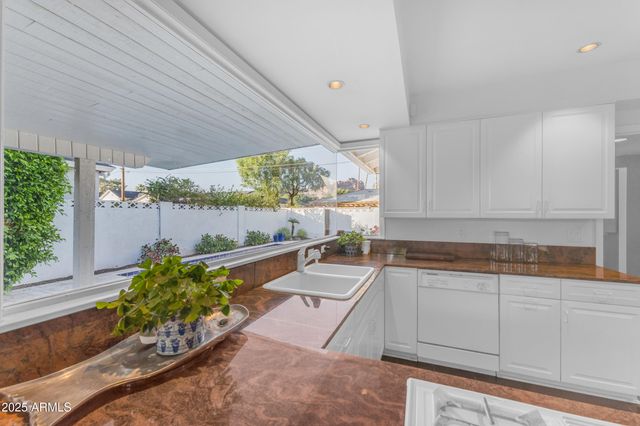 $1,590,000 | 4596 East Calle Ventura, Phoenix, AZ 85018