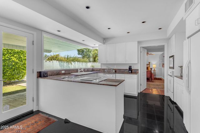 $1,590,000 | 4596 East Calle Ventura, Phoenix, AZ 85018