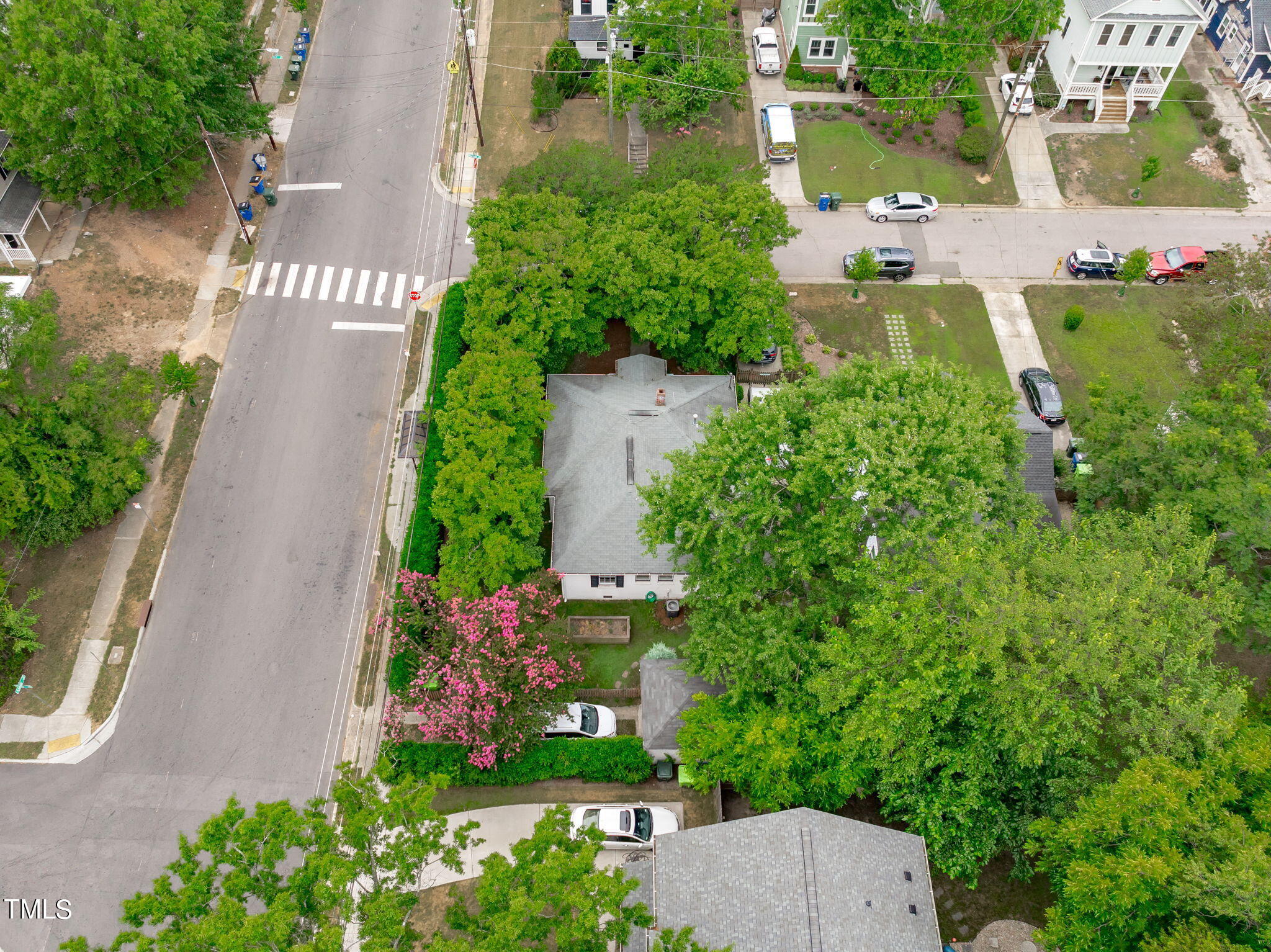 515 Freeman Street Raleigh, NC 27601 - Photo 38 of 44 an aerial view of a house with a garden