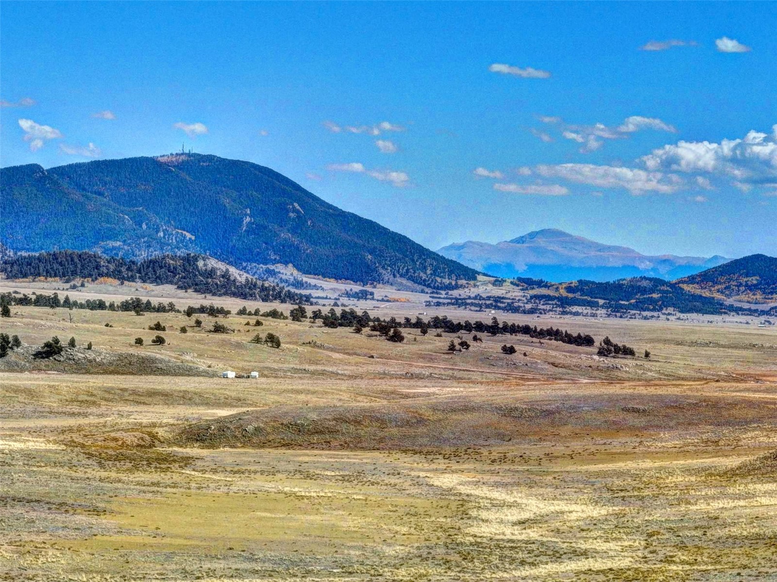 236 Cheyenne Trail Hartsel, CO 80449 - Photo 8 of 24 a view of an ocean and a mountain