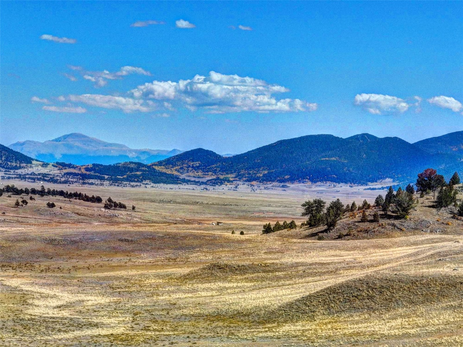 236 Cheyenne Trail Hartsel, CO 80449 - Photo 9 of 24 a view of a lake with a mountain