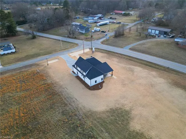 $625,000 | 117 Hanes Lane, Lexington, NC 27295