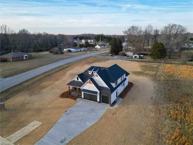 $625,000 | 117 Hanes Lane, Lexington, NC 27295