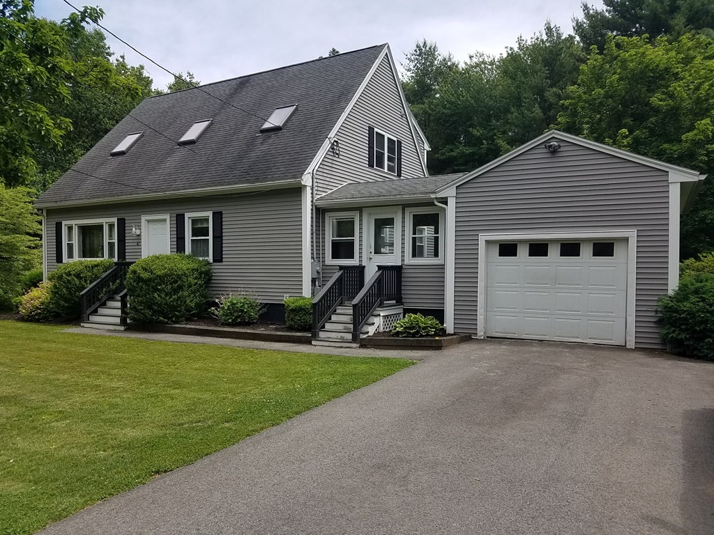 47 Middle Road Amesbury, MA 01913 - Photo 1 of 31