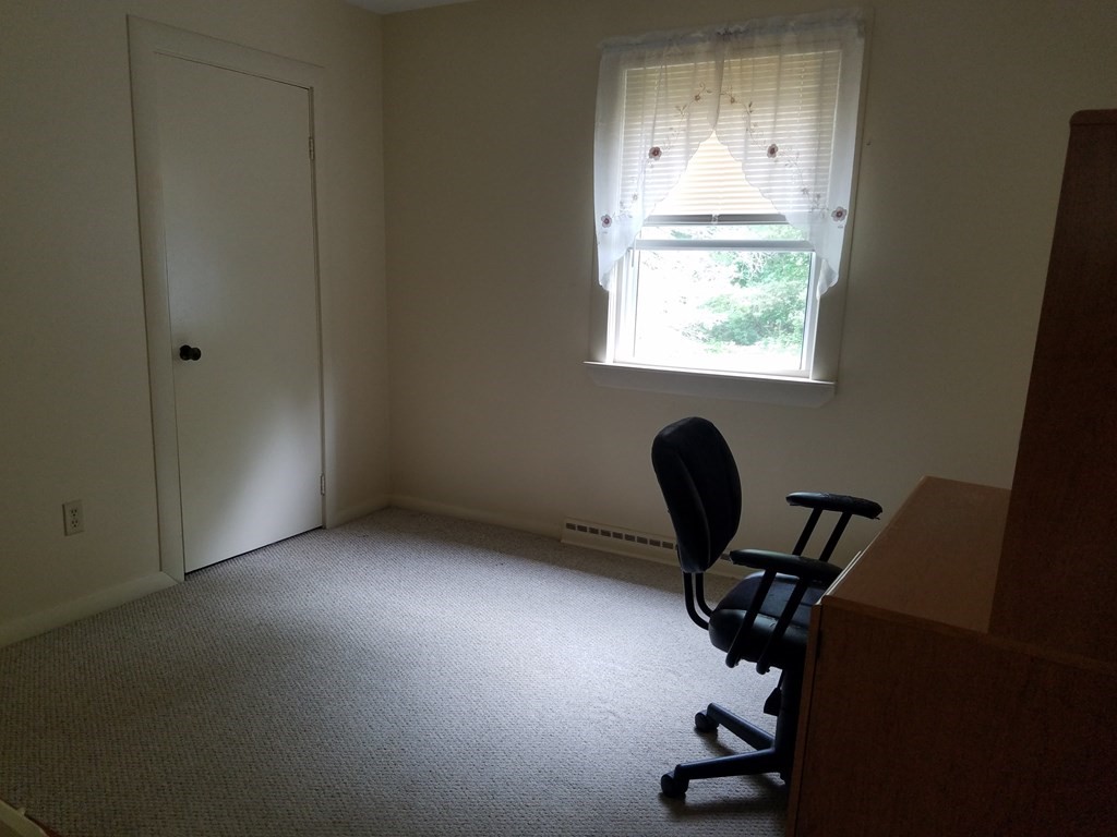 47 Middle Road Amesbury, MA 01913 - Photo 7 of 31