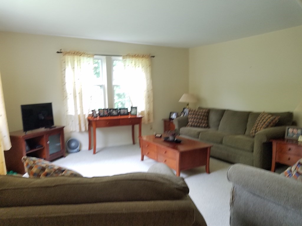 47 Middle Road Amesbury, MA 01913 - Photo 10 of 31