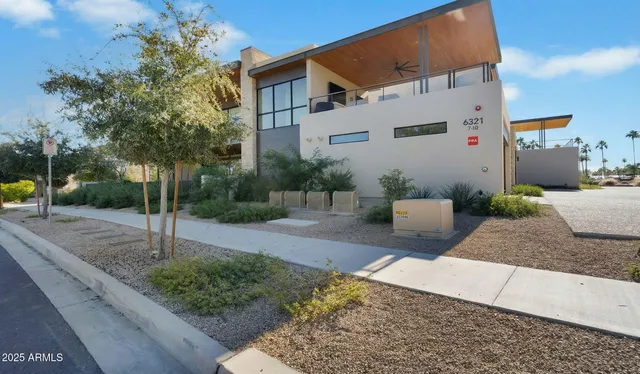 a picture of city view