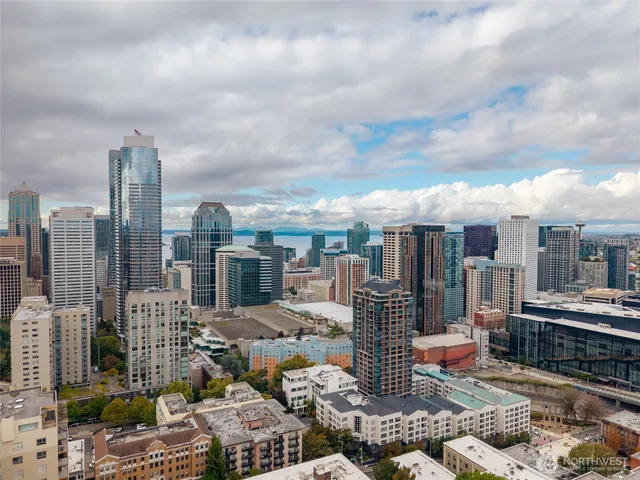 $348,000 | 1000 Union Street, Unit 401, Seattle, WA 98101