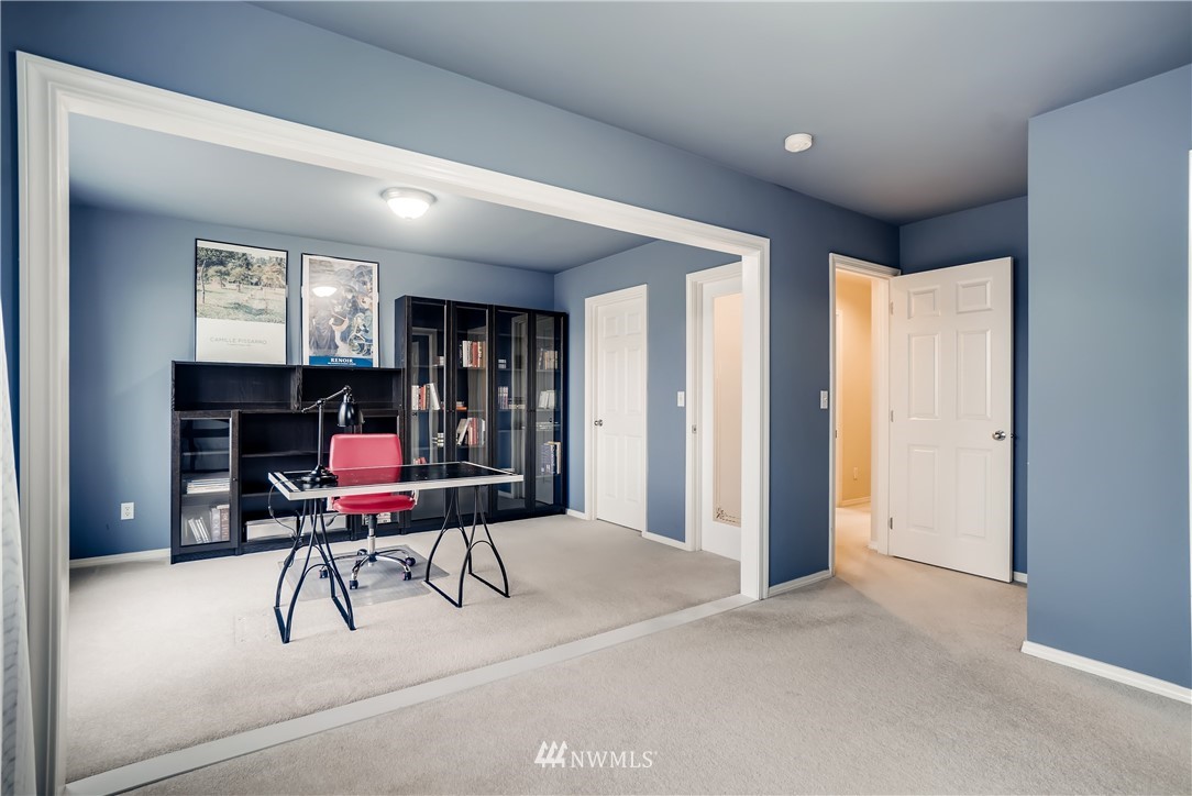 111 203rd Street Southeast Bothell, WA 98012 - Photo 25 of 31 a view of work space with furniture and window