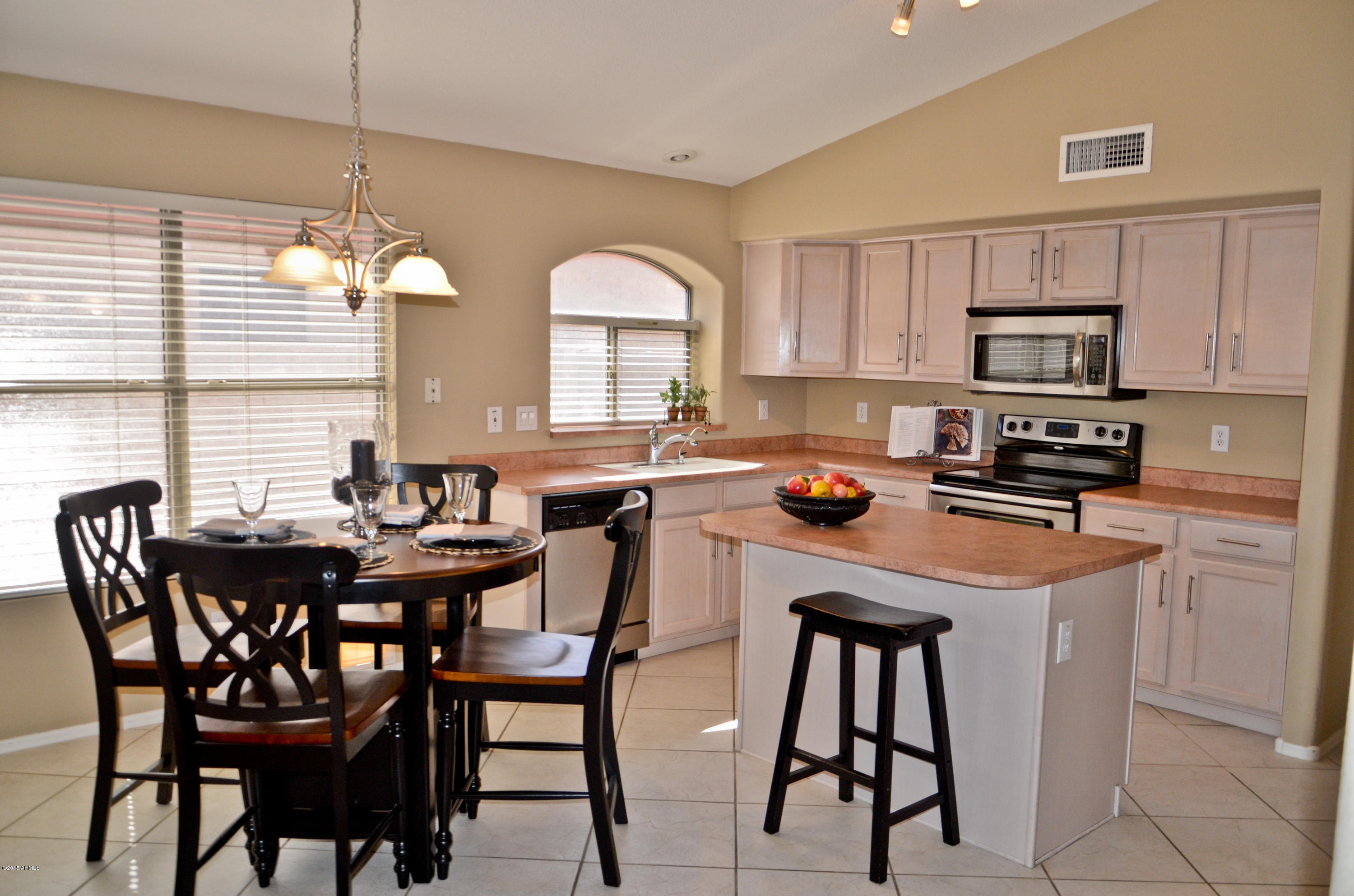 4628 East Jaeger Road Phoenix, AZ 85050 - Photo 11 of 31 View of Breakfast area and Kitchen