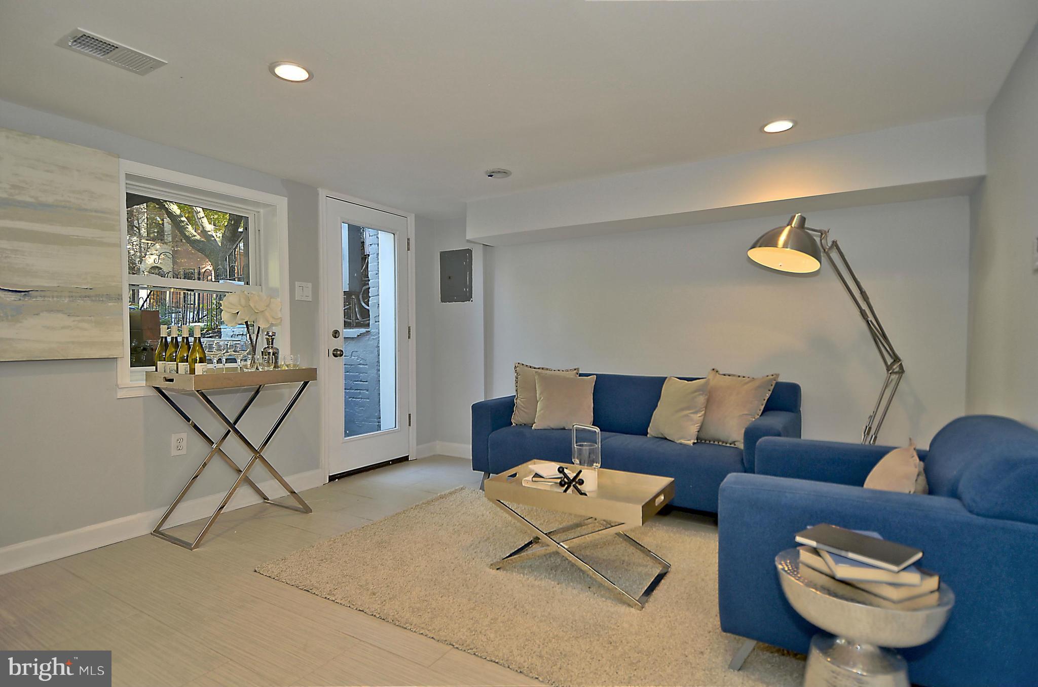 620 6th Street Northeast Washington, DC 20002 - Photo 20 of 30 Apartment Living Rm