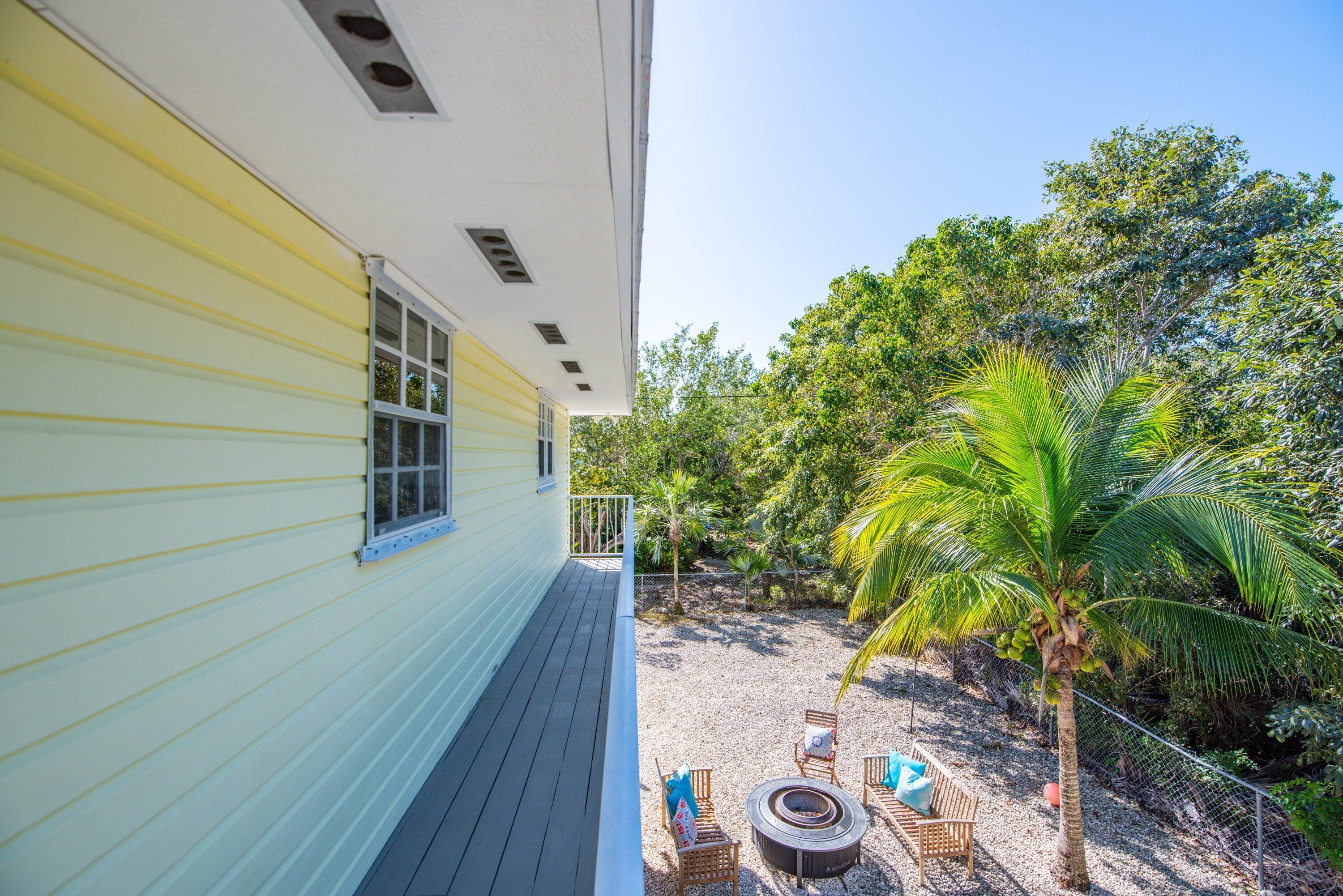 29160 Primrose Lane Big Pine Key, FL 33043 - Photo 20 of 37 a view of a balcony with plants