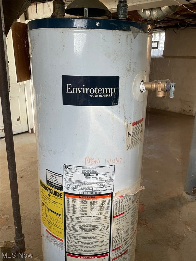 4773 Horton Road Cleveland, OH 44125 - Photo 12 of 13 Hot water tank