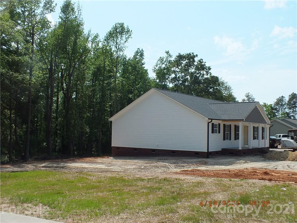 2290 Douglas Road Lancaster, SC 29720 - Photo 1 of 2 Gallery Image 1