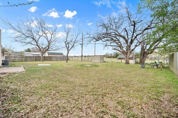 $260,000 | 536 Robindale Lane, Fairfield, TX 75840