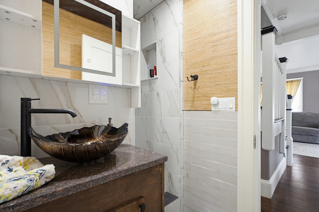 4 Hamill Road Worcester, MA 01602 - Photo 12 of 35