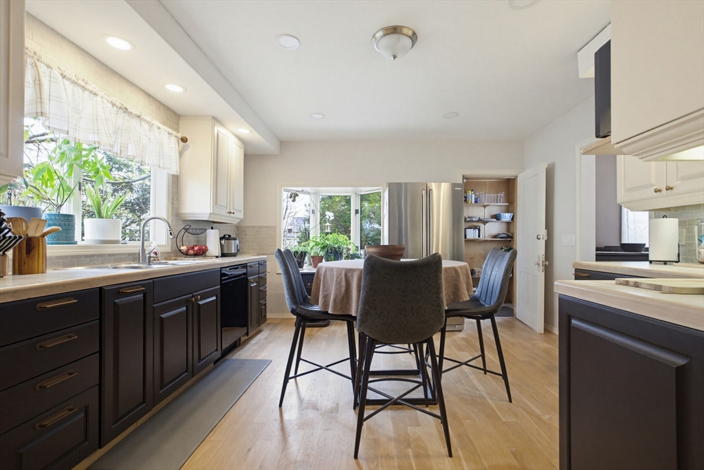 4 Hamill Road Worcester, MA 01602 - Photo 14 of 35