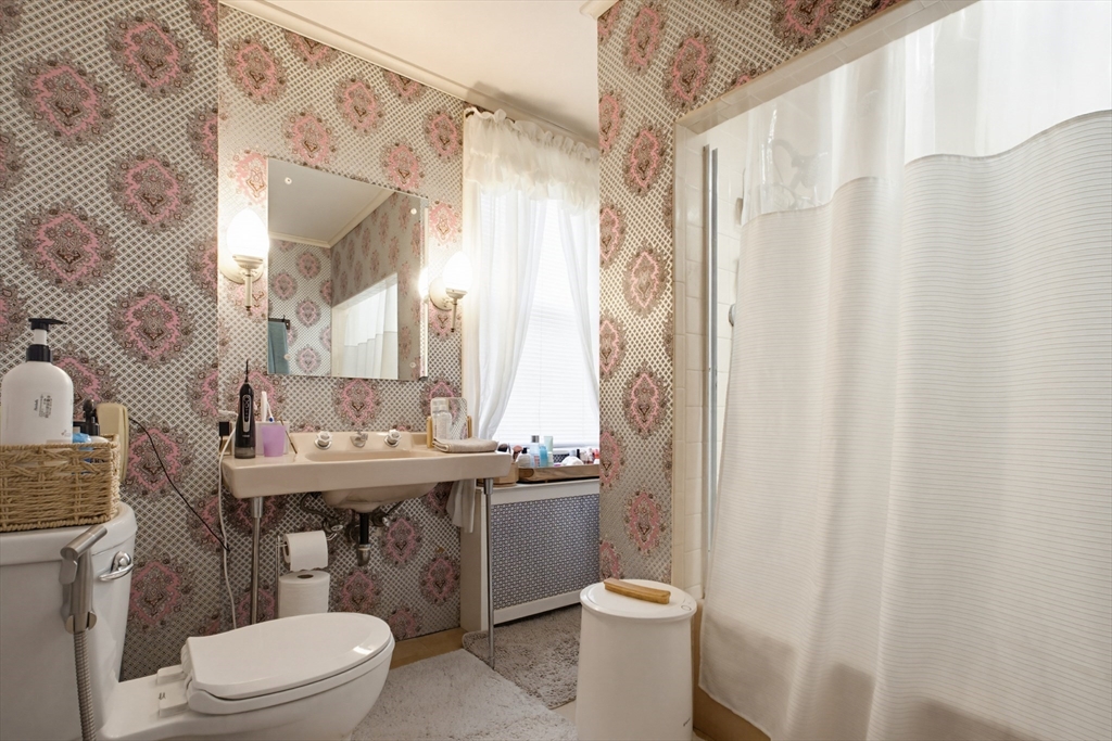 4 Hamill Road Worcester, MA 01602 - Photo 22 of 35