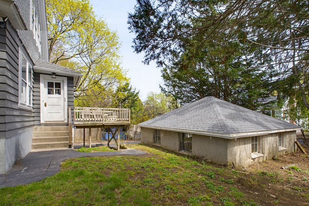 4 Hamill Road Worcester, MA 01602 - Photo 23 of 35