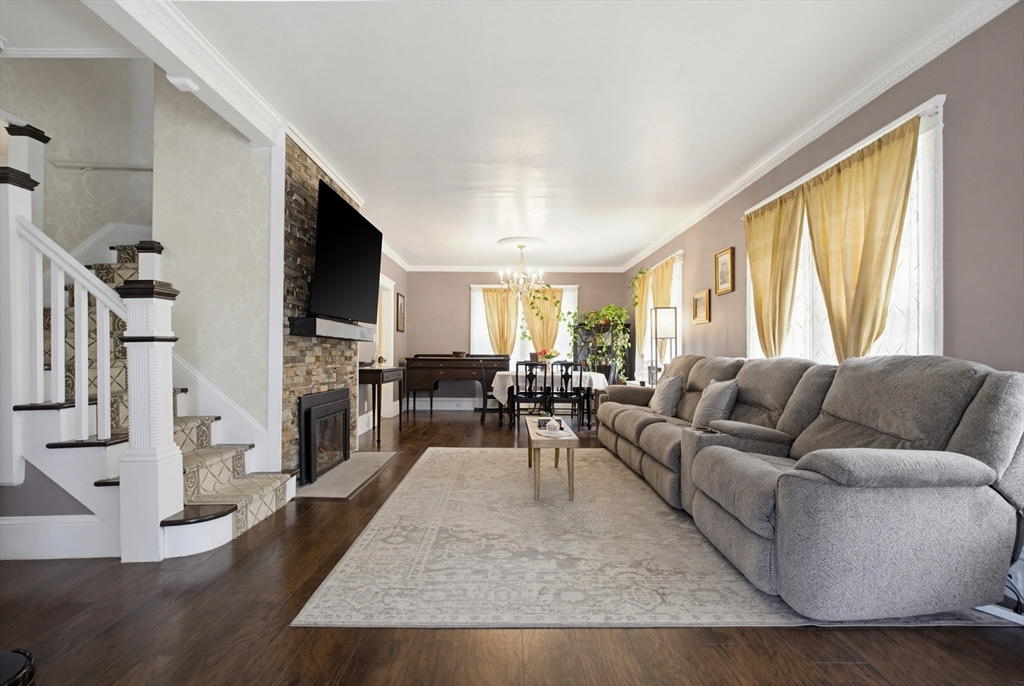 4 Hamill Road Worcester, MA 01602 - Photo 4 of 35