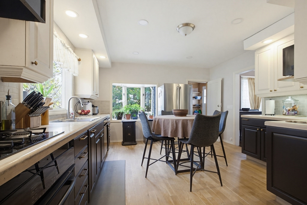 4 Hamill Road Worcester, MA 01602 - Photo 5 of 35