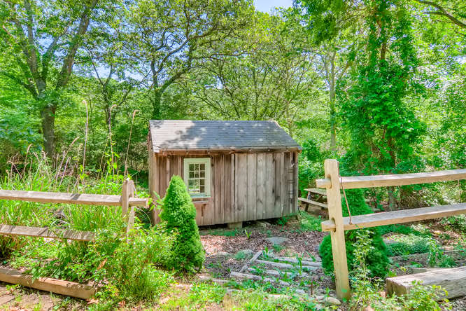 8 B Clambelly Road Chilmark, MA 02535 - Photo 27 of 31 Gallery Image 27
