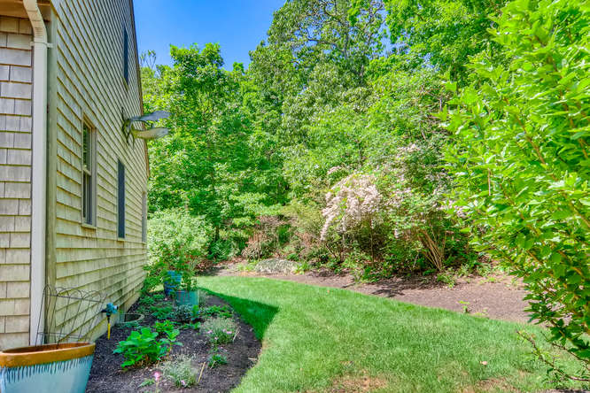 8 B Clambelly Road Chilmark, MA 02535 - Photo 4 of 31 Gallery Image 4