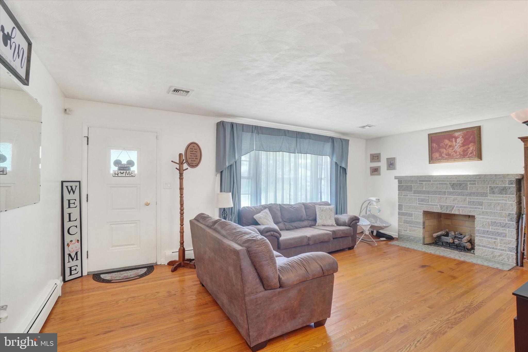 3420 Holly Road Dover, PA 17315 - Photo 4 of 28 Gallery Image 4
