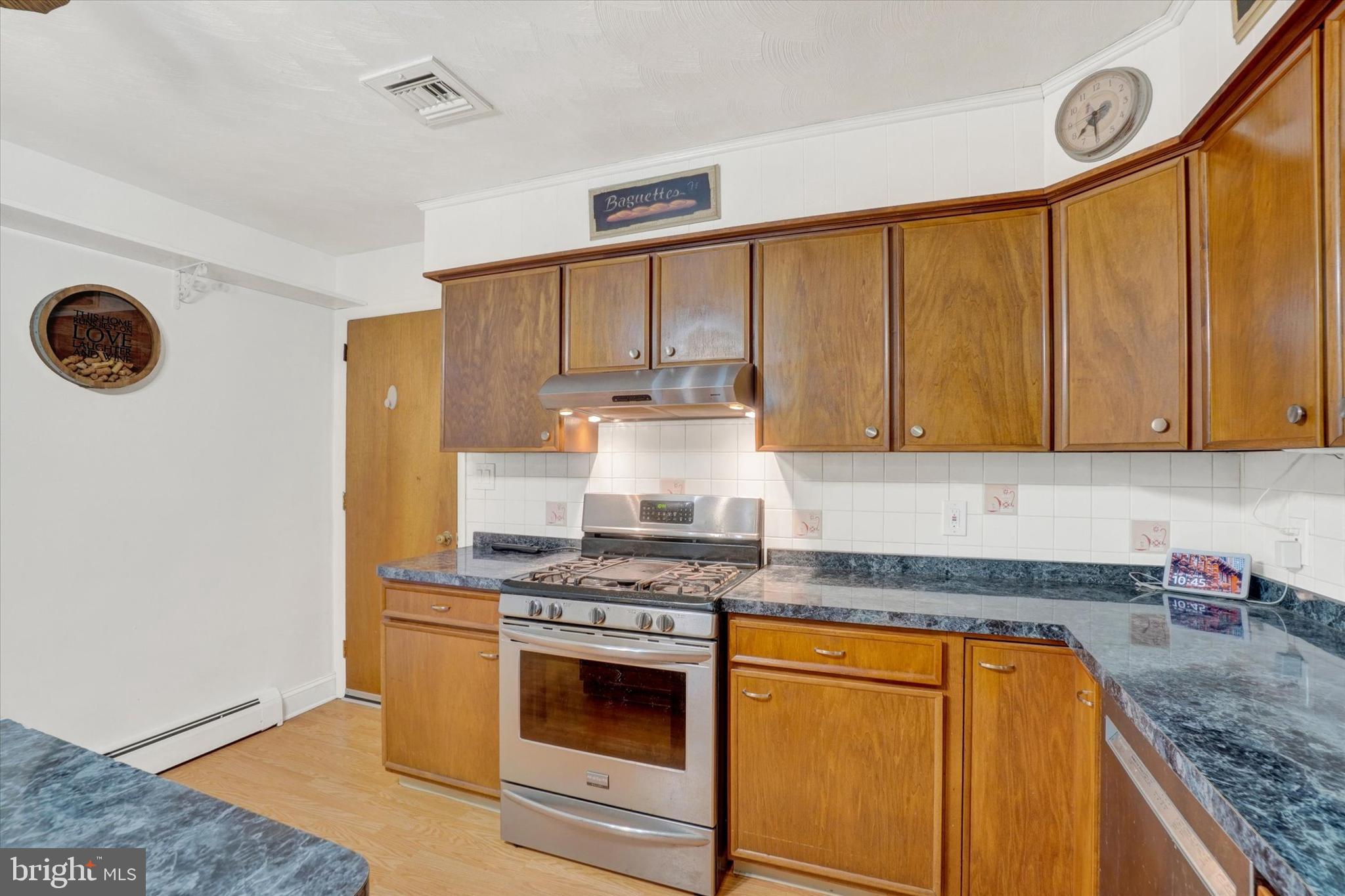 3420 Holly Road Dover, PA 17315 - Photo 9 of 28 Gallery Image 9