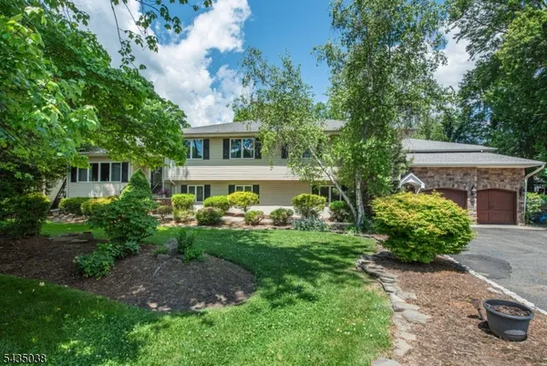 $1,250,000 | 111 McKinley Avenue, East Hanover, NJ 07936