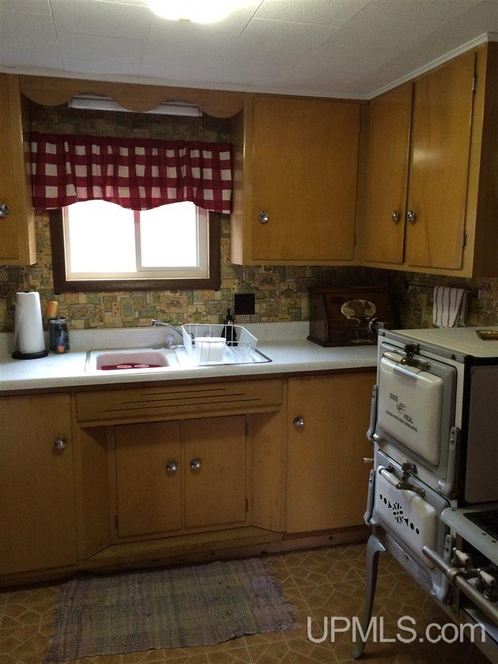 5902 Co Rd 511 Rapid River, MI 49878 - Photo 12 of 21