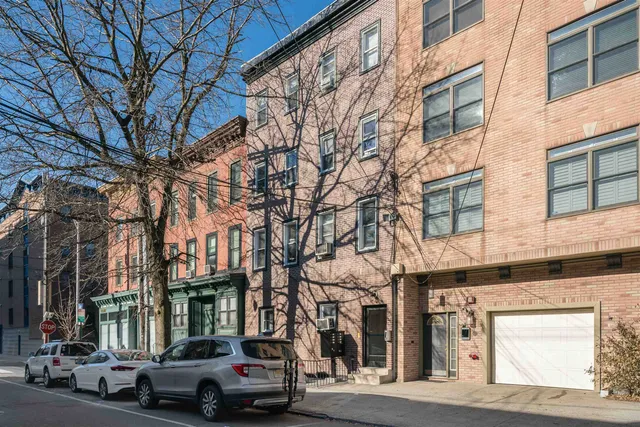 $3,300 | 104 Jefferson Street, Unit 4R, Hoboken, NJ 07030